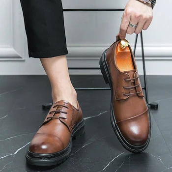 בציר עסקים בראון נעלי גברים גברים דרבי נעלי מעצבים 2023 חדש נעלי גברים עור אמיתי באיכות מזדמנים עסקי נעלי